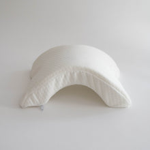 Laden Sie das Bild in den Galerie-Viewer, ProSleepy™ Premium Cuddling Pillow - ProSleepy