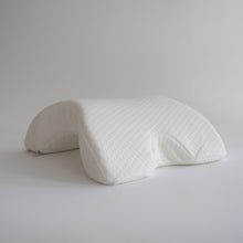 Carica l&#39;immagine nel visualizzatore di Gallery, ProSleepy™ Premium Cuddling Pillow - ProSleepy